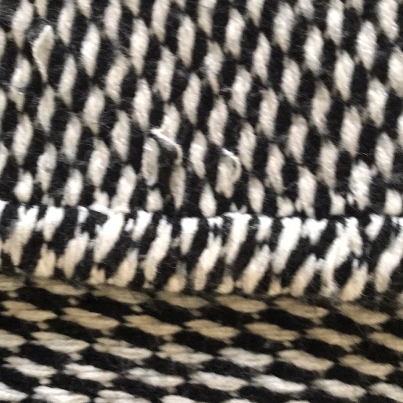 Soini black and white hooded zip up sweater - Picture 5 of 6